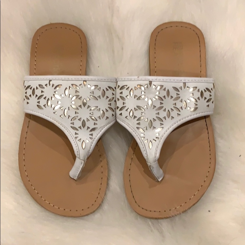 Kenneth Cole Reaction flip flops size 13